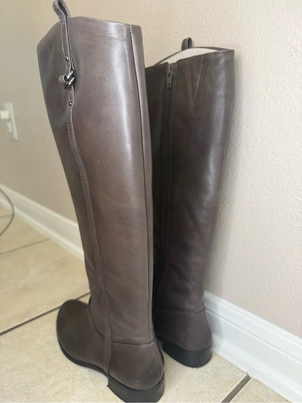 Gianni Bini sleek tall